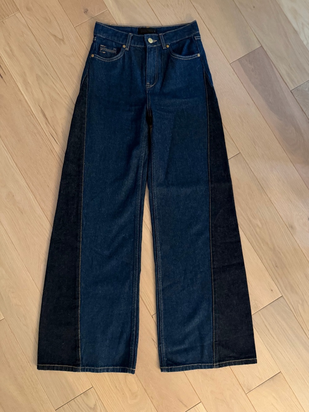 Zara NWOT flattering 2 tone straight leg jeans - Picture 1 of 16